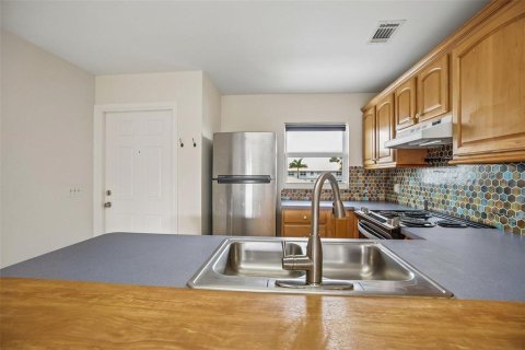 Condo in Punta Gorda, Florida, 2 bedrooms № 2093902 - photo 29