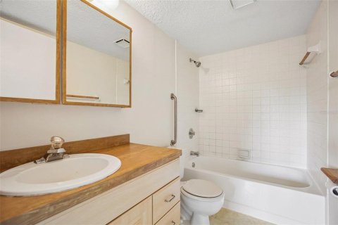 Condo in Punta Gorda, Florida, 2 bedrooms № 2093902 - photo 21