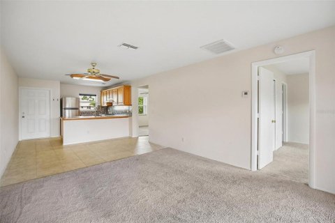 Condo in Punta Gorda, Florida, 2 bedrooms № 2093902 - photo 25