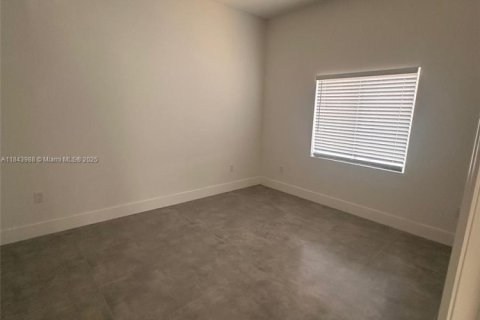 House in Fort Lauderdale, Florida 4 bedrooms, 154.78 sq.m. № 1839183 - photo 18