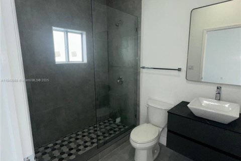 House in Fort Lauderdale, Florida 4 bedrooms, 154.78 sq.m. № 1839183 - photo 12