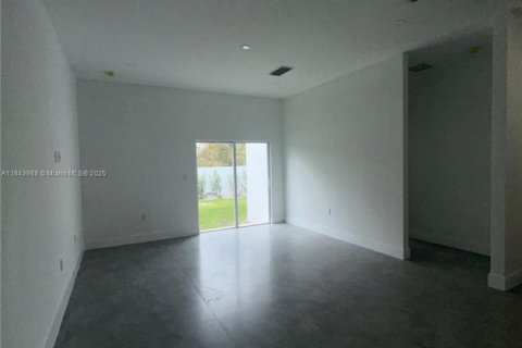 House in Fort Lauderdale, Florida 4 bedrooms, 154.78 sq.m. № 1839183 - photo 9