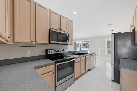 Villa ou maison à vendre à Apollo Beach, Floride: 3 chambres, 160.63 m2 № 2299422 - photo 13