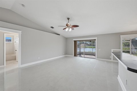 Villa ou maison à vendre à Apollo Beach, Floride: 3 chambres, 160.63 m2 № 2299422 - photo 8