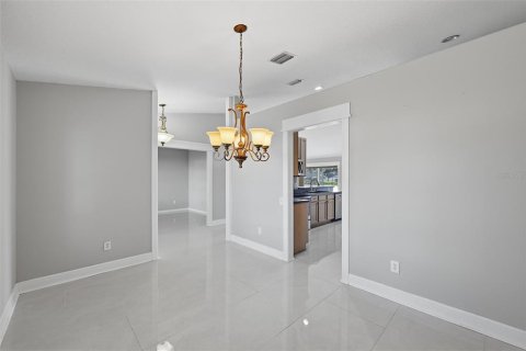 Villa ou maison à vendre à Apollo Beach, Floride: 3 chambres, 160.63 m2 № 2299422 - photo 17