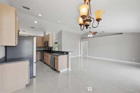 Villa ou maison à vendre à Apollo Beach, Floride: 3 chambres, 160.63 m2 № 2299422 - photo 10