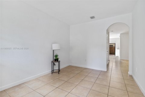 Adosado en venta en Miami, Florida, 3 dormitorios, 150.22 m2 № 2030589 - foto 6