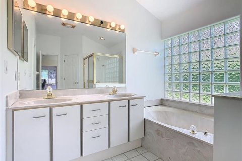 House in Davenport, Florida 4 bedrooms, 312.62 sq.m. № 1916770 - photo 16
