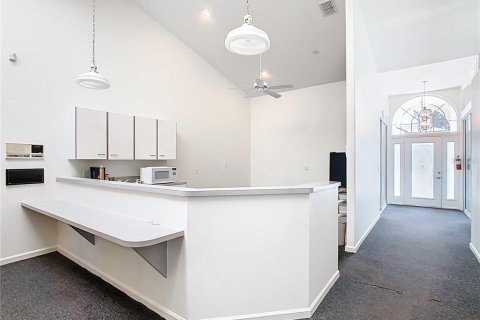 House in Davenport, Florida 4 bedrooms, 312.62 sq.m. № 1916770 - photo 7