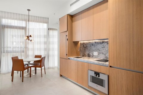 Condo in Miami Beach, Florida, 1 bedroom № 2076173 - photo 7