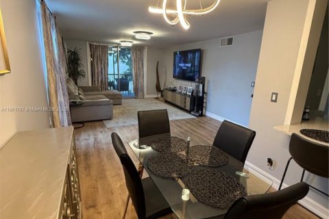 Condo in Davie, Florida, 3 bedrooms  № 1891648 - photo 9