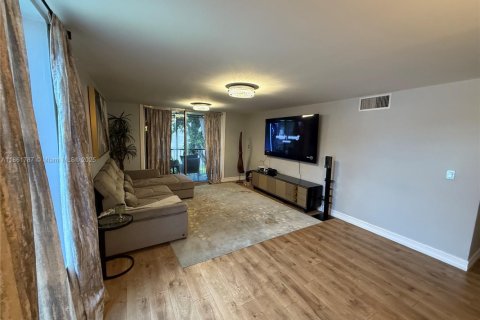 Condo in Davie, Florida, 3 bedrooms  № 1891648 - photo 2