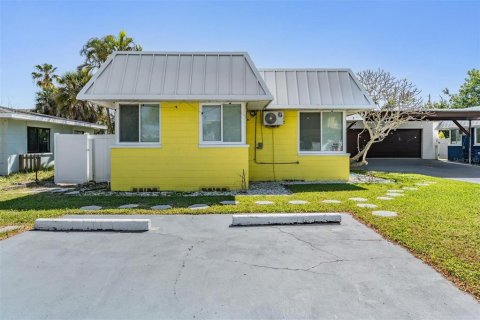 Propiedad comercial en venta en Saint Petersburg, Florida, 5 dormitorios, 234.39 m2 № 2228277 - foto 4