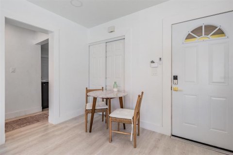 Propiedad comercial en venta en Saint Petersburg, Florida, 5 dormitorios, 234.39 m2 № 2228277 - foto 10