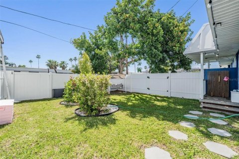 Propiedad comercial en venta en Saint Petersburg, Florida, 5 dormitorios, 234.39 m2 № 2228277 - foto 22