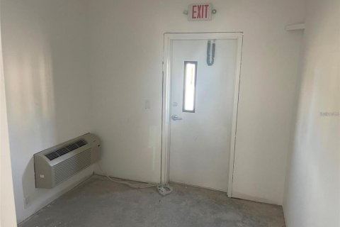 Propiedad comercial en alquiler en Ocala, Florida, 102.19 m2 № 1659916 - foto 6