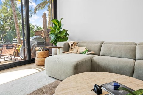 Adosado en venta en North Miami, Florida, 2 dormitorios, 191.1 m2 № 2027270 - foto 4