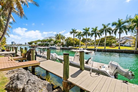 Adosado en venta en North Miami, Florida, 2 dormitorios, 191.1 m2 № 2027270 - foto 22