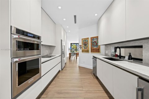 Adosado en venta en North Miami, Florida, 2 dormitorios, 191.1 m2 № 2027270 - foto 7