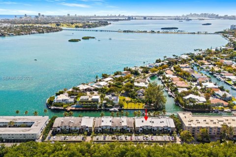 Adosado en venta en North Miami, Florida, 2 dormitorios, 191.1 m2 № 2027270 - foto 29