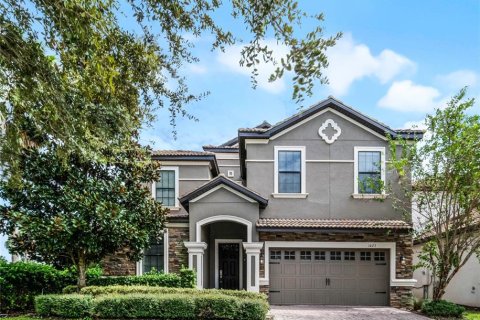 House in Davenport, Florida 8 bedrooms, 363.15 sq.m. № 1399591 - photo 1