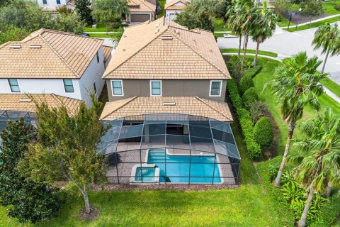 House in Davenport, Florida 8 bedrooms, 363.15 sq.m. № 1399591 - photo 2