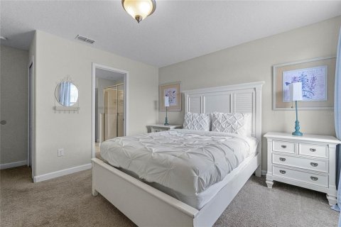 House in Davenport, Florida 8 bedrooms, 363.15 sq.m. № 1399591 - photo 29