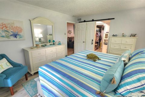 Condo in Bradenton, Florida, 2 bedrooms  № 1911595 - photo 22