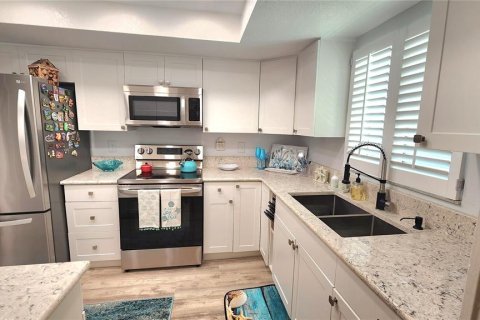 Condo in Bradenton, Florida, 2 bedrooms  № 1911595 - photo 8