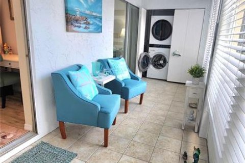 Condo in Bradenton, Florida, 2 bedrooms  № 1911595 - photo 28