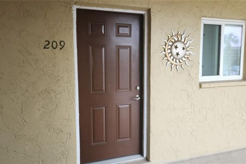 Condo in Bradenton, Florida, 2 bedrooms  № 1911595 - photo 1