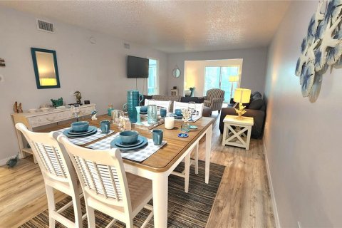 Condo in Bradenton, Florida, 2 bedrooms  № 1911595 - photo 6