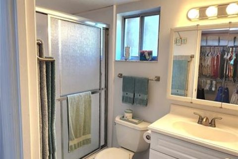 Condo in Bradenton, Florida, 2 bedrooms  № 1911595 - photo 25