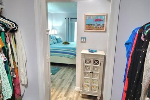 Condo in Bradenton, Florida, 2 bedrooms  № 1911595 - photo 24