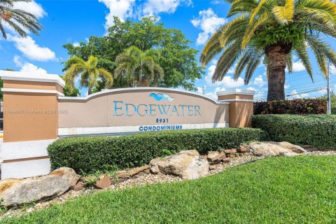 Condo in Coral Springs, Florida, 2 bedrooms  № 1891624 - photo 26