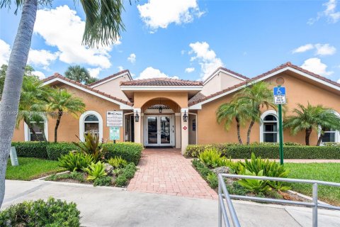 Condo in Coral Springs, Florida, 2 bedrooms  № 1891624 - photo 23