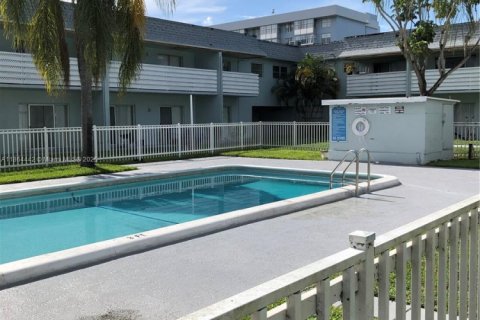 Apartamento en alquiler en Plantation, Florida, 1 dormitorio, 54.63 m2 № 1897080 - foto 14