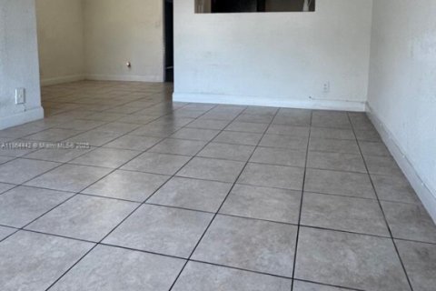 Apartamento en alquiler en Plantation, Florida, 1 dormitorio, 54.63 m2 № 1897080 - foto 6