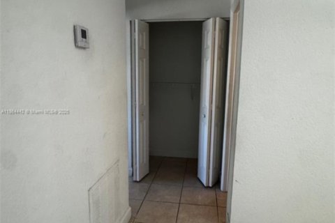 Apartamento en alquiler en Plantation, Florida, 1 dormitorio, 54.63 m2 № 1897080 - foto 8