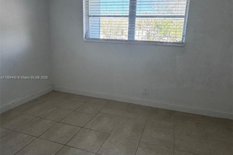 Apartamento en alquiler en Plantation, Florida, 1 dormitorio, 54.63 m2 № 1897080 - foto 11