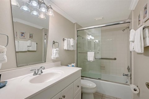 Condo in Longboat Key, Florida, 2 bedrooms № 2221431 - photo 22