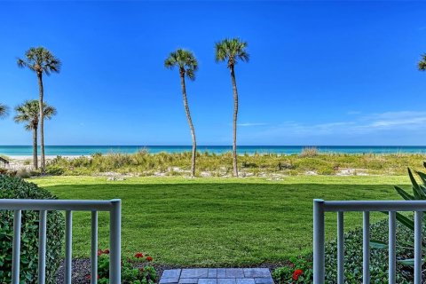 Condo in Longboat Key, Florida, 2 bedrooms № 2221431 - photo 2