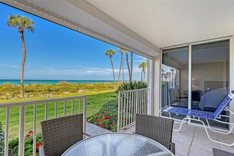 Condo in Longboat Key, Florida, 2 bedrooms № 2221431 - photo 11