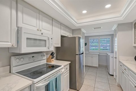 Condo in Longboat Key, Florida, 2 bedrooms № 2221431 - photo 7