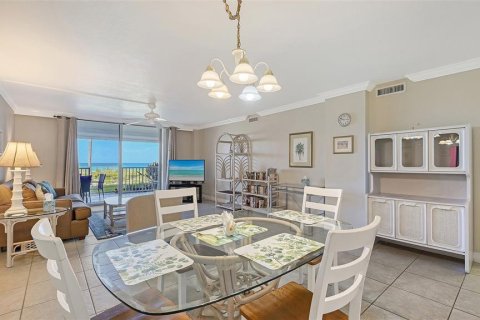 Condo in Longboat Key, Florida, 2 bedrooms № 2221431 - photo 3