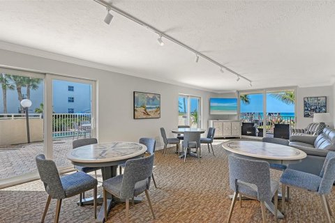 Condo in Longboat Key, Florida, 2 bedrooms № 2221431 - photo 26