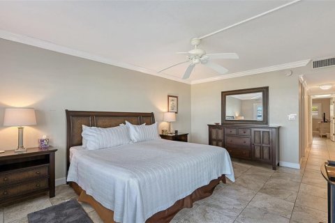 Condo in Longboat Key, Florida, 2 bedrooms № 2221431 - photo 18