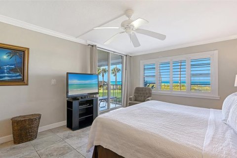 Condo in Longboat Key, Florida, 2 bedrooms № 2221431 - photo 16