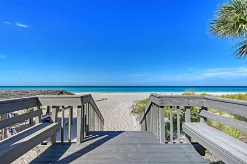 Condo in Longboat Key, Florida, 2 bedrooms № 2221431 - photo 30