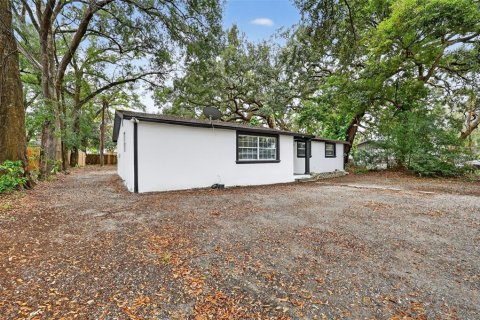 Commercial property in Tampa, Florida 8 bedrooms, 279.36 sq.m. № 2095478 - photo 3